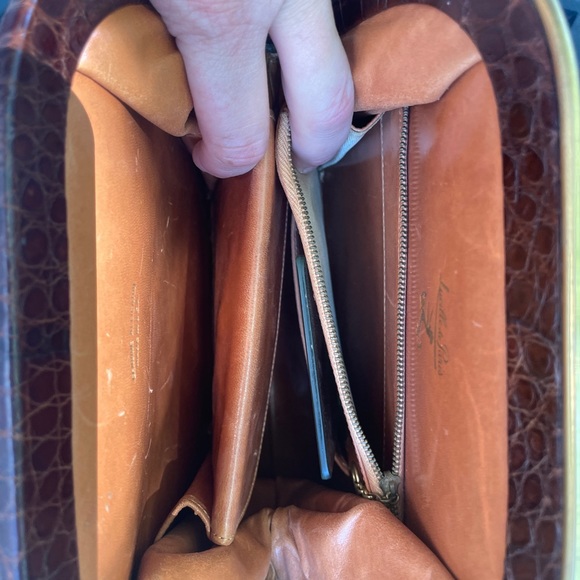 Lucille de Paris Alligator Handbag - Saks Fifth Avenue - Vintage Purse - Picture 10 of 13